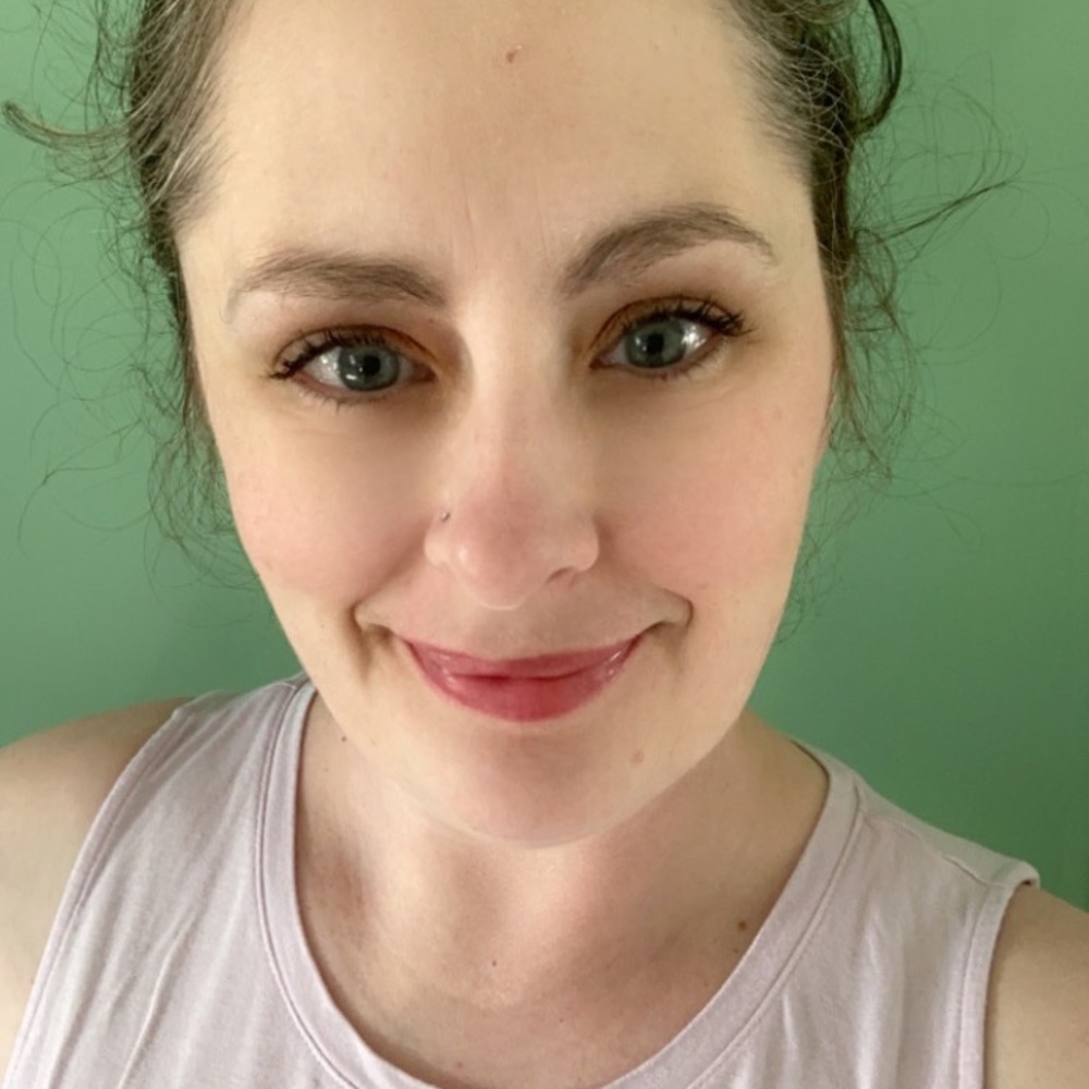 Meet your Posher, Adrienne